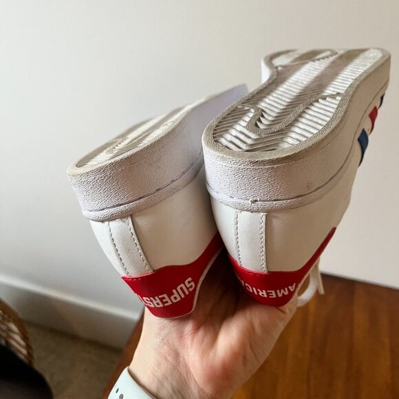 Adidas Americana vs. Superstar - Picture 14 of 14